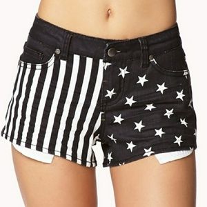 Forever 21 Black White Flag Shorts Size 30